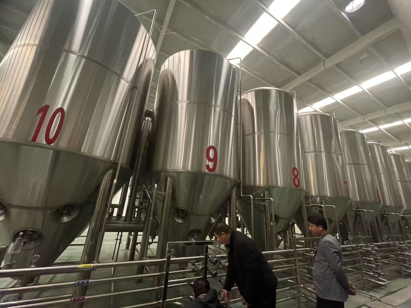 宿迁精酿啤酒设备厂—平面布置、设备设计、制造、调试、培训等一条龙服务